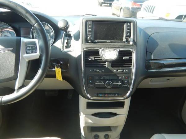 2013 Chrysler Town & Country Touring - Must Sell! Special Deal! for sale in Oakdale, MN – photo 14