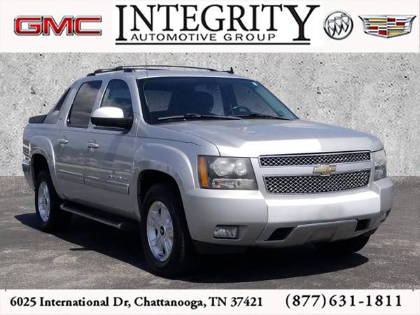 2011 Chevrolet Chevy Avalanche LT - - by dealer for sale in Chattanooga, TN – photo 2