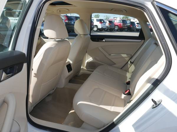 2014 Volkswagen Passat TDI SE w/Sunroof Nav for sale in Inver Grove Heights, MN – photo 22