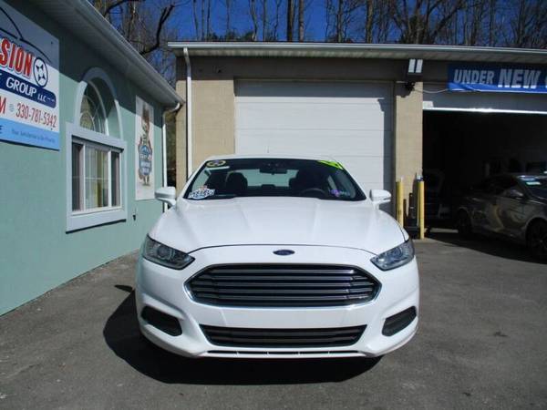 2013 Ford Fusion SE 4dr Sedan - - by dealer - vehicle for sale in Youngstown, OH – photo 2