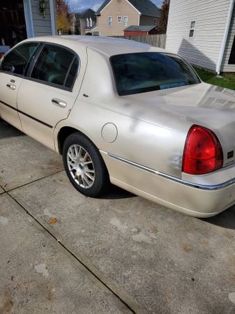 2003 LINCOLN TOWN CAR CARTIER - cars & trucks - by owner - vehicle... for sale in Charlotte, NC – photo 5