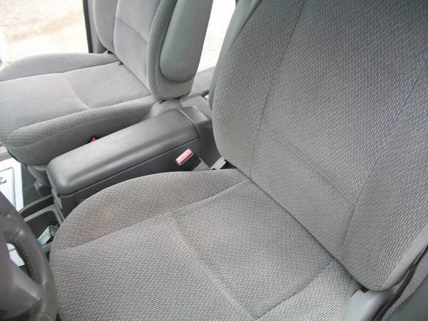 2003 Ford Windstar SE, 79K miles - cars & trucks - by dealer -... for sale in Normal, IL – photo 8