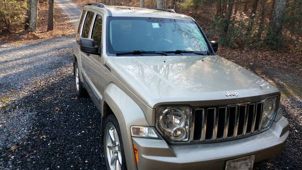 2010 Jeep Liberty 4x4 - cars & trucks - by owner - vehicle... for sale in Staunton, VA – photo 2