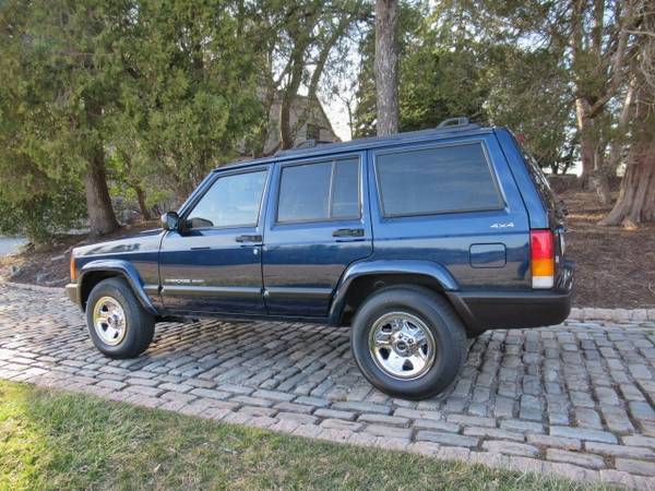 2000 Jeep Cherokee 4x4 XJ LOW MILES, Pristine Condition - cars & for sale in Other, DE – photo 2