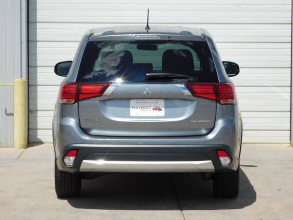 2016 Mitsubishi Outlander SE AWD - MOST BANG FOR THE BUCK! for sale in Colorado Springs, CO – photo 5