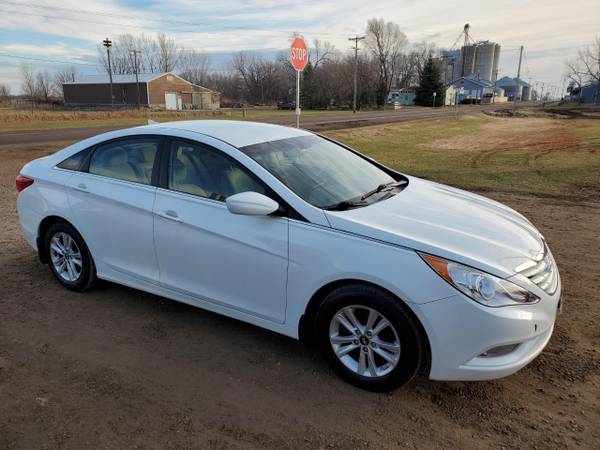 * 2013 Hyundai Sonata GLS - 112K Miles - Heated Seats * - cars &... for sale in Worthing, SD – photo 3