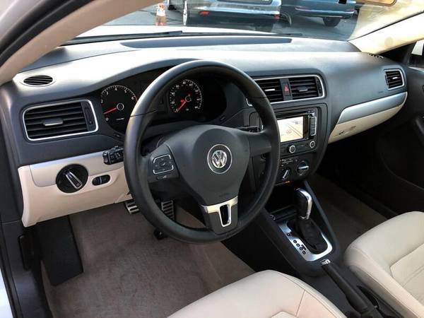 2011 Volkswagen Jetta SEL Premium Auto w/CWP/SULEV CALL OR TEXT... for sale in Cleveland, OH – photo 18