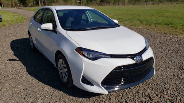 2017 Toyota Corolla LE 69, 600 miles 40 mpg NICE! for sale in lebanon, OR – photo 2