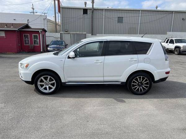 2011 Mitsubishi Outlander XLS Sport Utility 4D - - by for sale in Kansas City, MO – photo 2