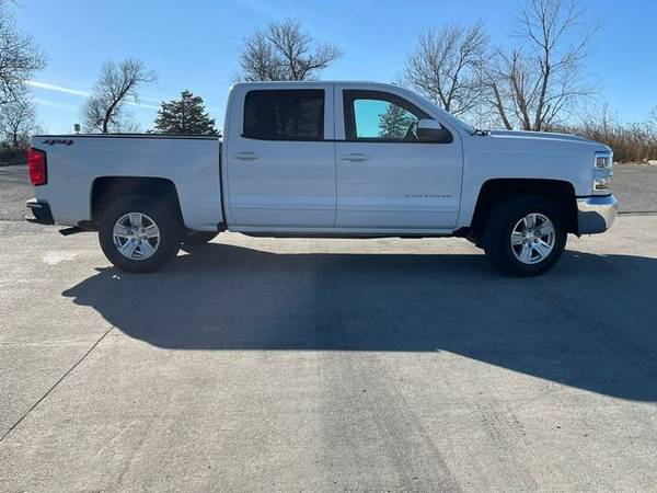 2018 Chevrolet Silverado 1500 Crew Cab - Financing Available! - cars... for sale in Junction City, KS – photo 5