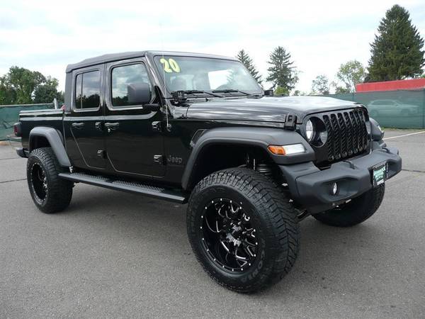 BRAND NEW: 2020 Jeep Gladiator Black Out Edition !!! - cars & trucks... for sale in East Windsor, MA – photo 8