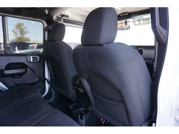 2018 Jeep Wrangler Unlimited SAHARA 4X4 SUV 4x4 Passen - Lifted for sale in Phoenix, AZ – photo 14