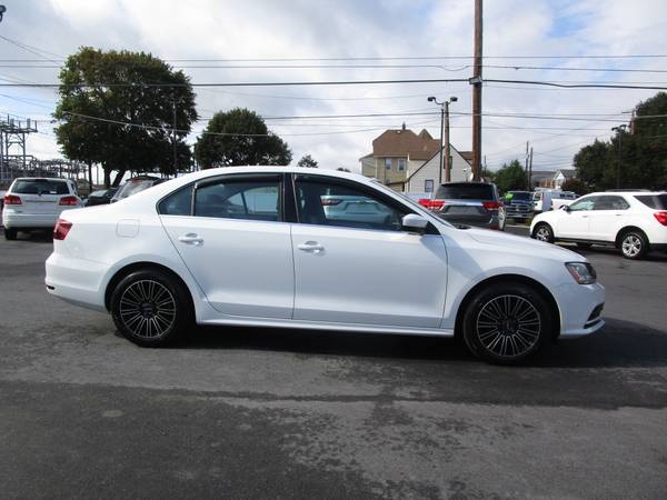 2017 VW JETTA S - CLEAN CAR FAX - ONE OWNER - BACKUP CAMERA - 5... for sale in Scranton, PA – photo 4
