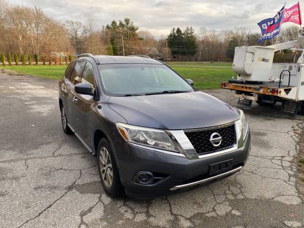2014 Nissan Pathfinder SV 4X4 - cars & trucks - by owner - vehicle... for sale in Somerset, MA – photo 7