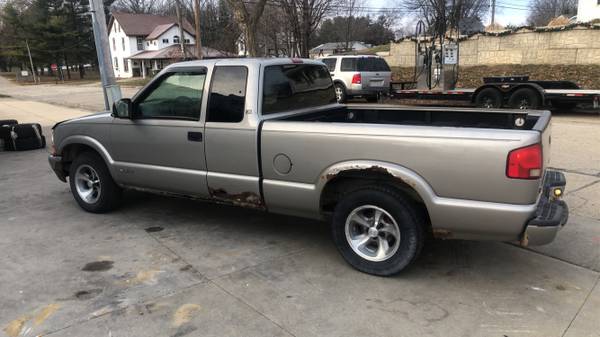 2003 Chevrolet S-10 (REDUCED) - cars & trucks - by dealer - vehicle... for sale in Epworth, IA – photo 2