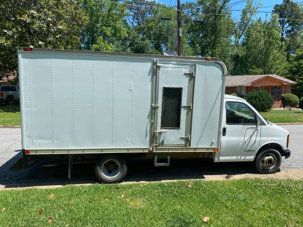 Chevrolet Express 3500 BOX TRUCK for sale in Rex, GA – photo 2