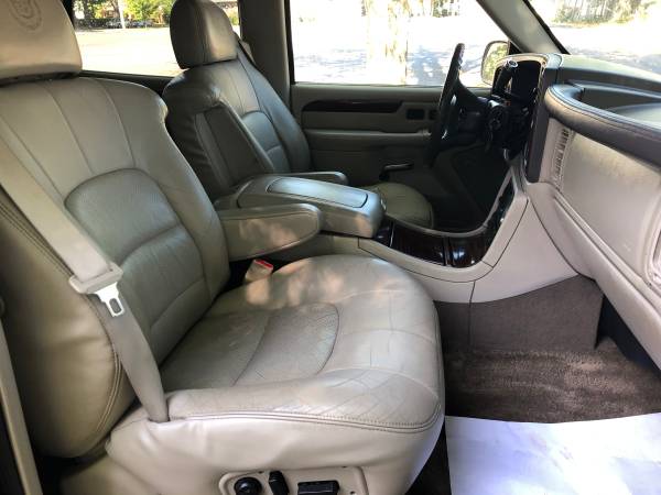 2002 CADILLAC ESCALADE LUXURY..ALL WHEEL DRIVE.. 6.0 L V8 for sale in Holly, OH – photo 17