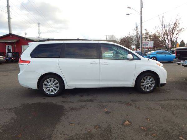 2011 Toyota Sienna LE Minivan 4D for sale in Eugene, OR – photo 5