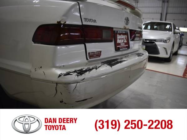 1999 Toyota Camry LE Super White - - by dealer for sale in Cedar Falls, IA – photo 22