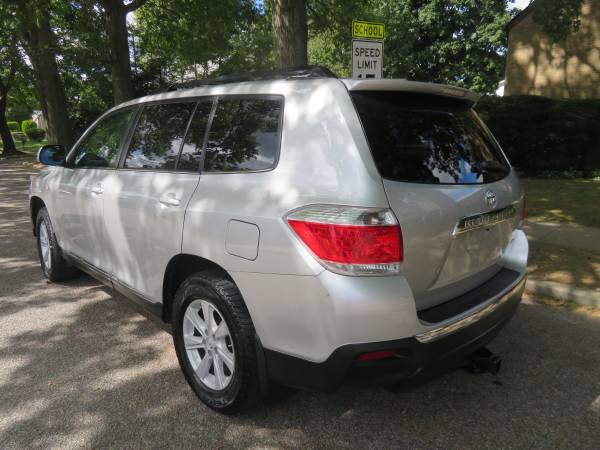 2011 Toyota Highlander 4WD 129K BACK UP CAMERA HEATED LEATHER SUNROOF for sale in Baldwin, NY – photo 6