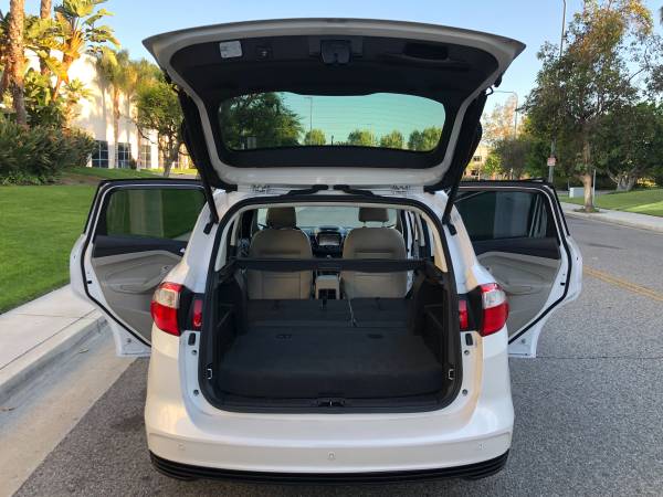 2014 Ford C-Max SEL Hybrid - - by dealer - vehicle for sale in Panorama, CA – photo 23