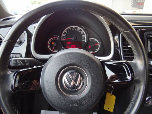 2013 VOLKSWAGEN BEETLE 2.5 COUPE 5 SP MANUAL GREAT SHAPE CLEAR FL... for sale in Fort Myers, FL – photo 12