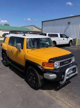 2007 Toyota FJ Cruiser - Very Clean! for sale in Evansville, IN – photo 2