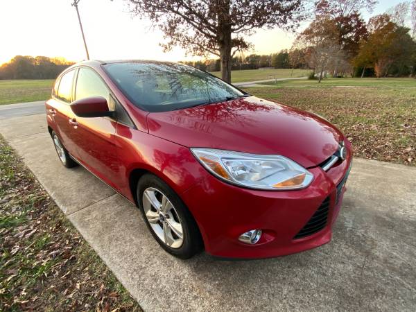 2012 Ford Focus SE hatchback - cars & trucks - by owner - vehicle... for sale in Fort Mill, NC – photo 2