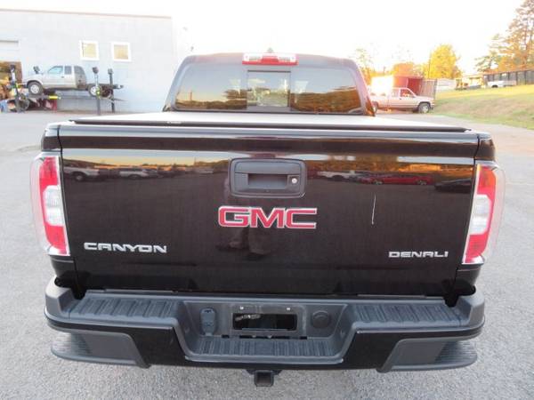 2017 GMC Canyon 4WD Denali pickup Onyx Black for sale in Pulaski, VA – photo 6