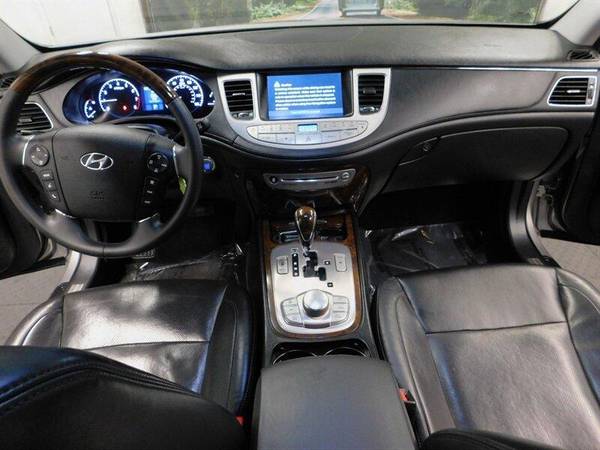 2010 Hyundai Genesis 4 6L V8 Technology Pkg/Leather/Navi 4 6L V8 for sale in Gladstone, OR – photo 16