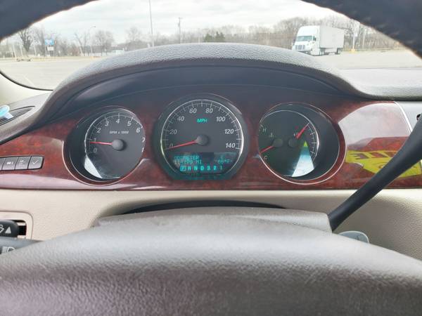2007 Buick Lucerne CXL - cars & trucks - by dealer - vehicle... for sale in Fort Atkinson, WI – photo 12