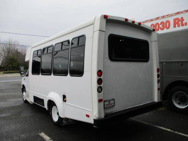 2014 Ford Econoline E350 ** 14 PASSENGER ** WHEEL CHAIR, HANDICAPPED... for sale in south amboy, ME – photo 3