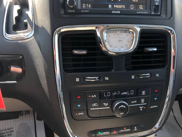 2016 Chrysler Town Country 4dr Wgn Touring - - by for sale in Pinckneyville, IN – photo 22