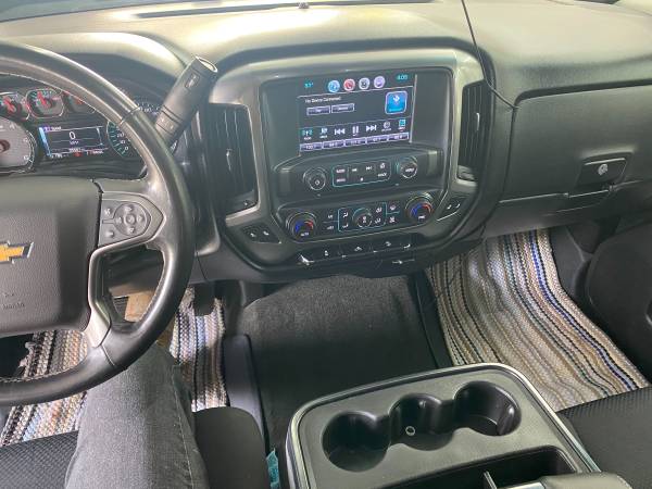2016 Chevrolet Silverado Z71 - - by dealer - vehicle for sale in Urbana Illinois 61802, IL – photo 2