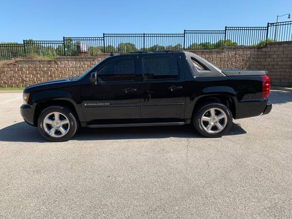 2007 Chevrolet Avalanche LTZ 4WD for sale in Springfield, MO – photo 8