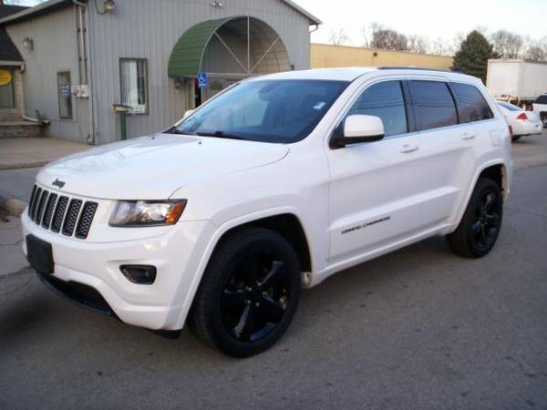 2015 Jeep Grand Cherokee Laredo 4WD - cars & trucks - by dealer -... for sale in NOBLESVILLE, IN – photo 2