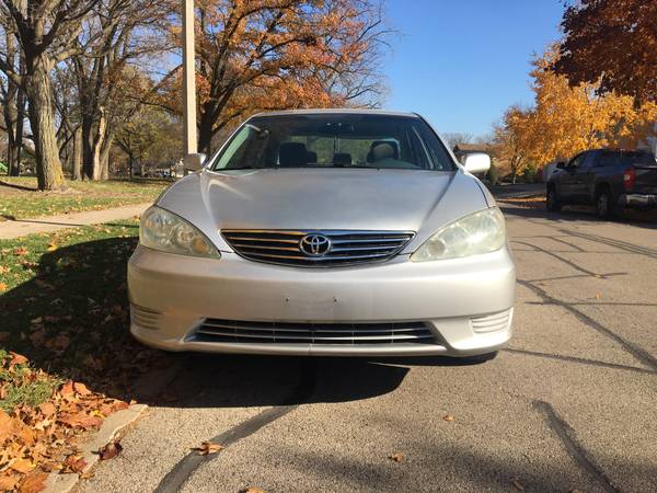 2005 Toyota Camry LE - cars & trucks - by owner - vehicle automotive... for sale in North West, IL – photo 3