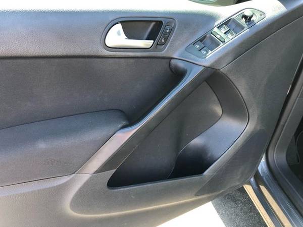 2013 VOLKSWAGEN TIGUAN S ** Panoramic Moon Roof! Immaculate Condition! for sale in Arleta, CA – photo 9
