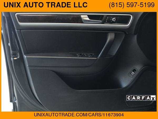 2013 VOLKSWAGEN TOUAREG V6 for sale in Sleepy Hollow, IL – photo 15