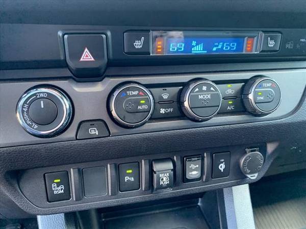 2019 TOYOTA TACOMA DOUBLE CAB 4X4 TRD OFF ROAD MANUAL TRANS/SUNROOF... for sale in Green Bay, WI – photo 12