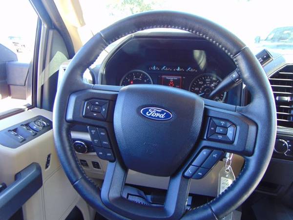 2019 Ford F-150 CREW CAB 4X4 XLT *(Mileage: 22,922!) - cars & trucks... for sale in Devine, TX – photo 19
