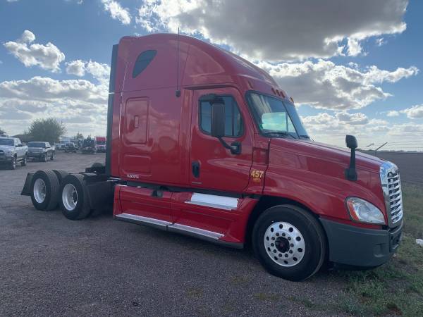 2012 freightliner cascadia - cars & trucks - by dealer - vehicle... for sale in San Benito, TX – photo 3