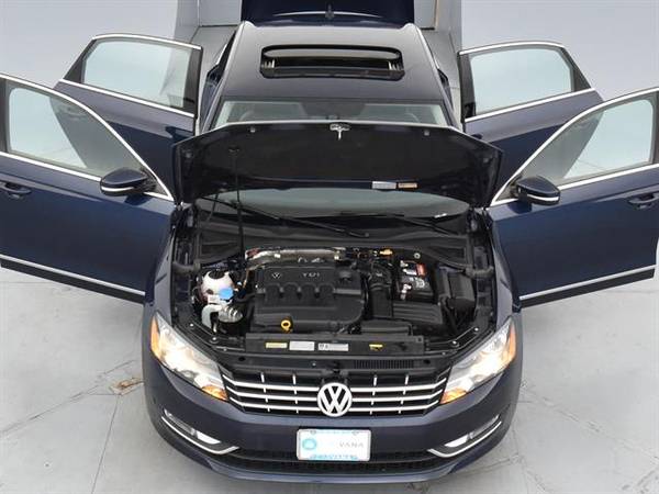 2015 VW Volkswagen Passat TDI SEL Premium Sedan 4D sedan Dk. Blue - for sale in Fort Wayne, IN – photo 4