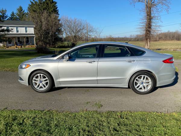 2015 Ford Fusion SE - cars & trucks - by owner - vehicle automotive... for sale in Auburn, NY – photo 3