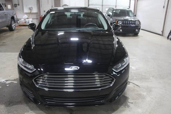2016 Ford Fusion SE sedan Black - Monthly Payment of - cars & trucks... for sale in Benton Harbor, MI – photo 2