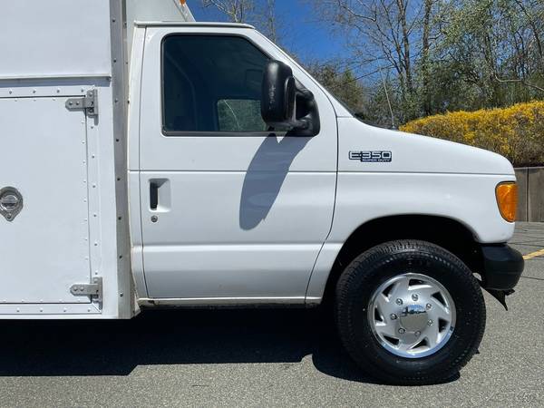 05 Ford E-350 E350 XL 10ft Hi Cube Utility Van Gas 1 Owner SKU: 13923 for sale in south jersey, NJ – photo 9
