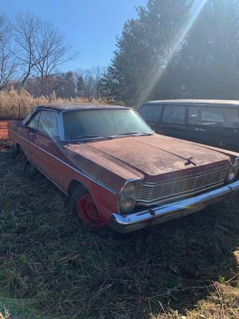 1965 Ford Galaxie 500 (Estate Find) - cars & trucks - by owner -... for sale in Yadkinville, NC – photo 2