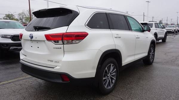 2019 Toyota Highlander Hybrid XLE - cars & trucks - by dealer -... for sale in Milford, OH – photo 6
