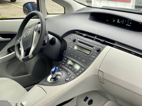 2011 Toyota Prius Prius II - cars & trucks - by dealer - vehicle... for sale in Aurora, IL – photo 24