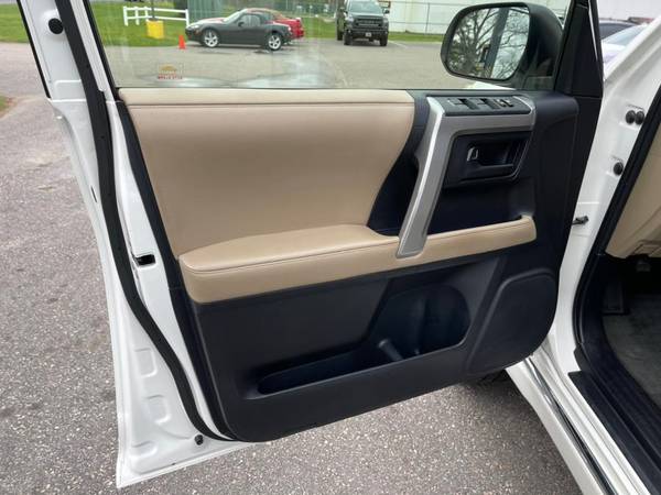 Check Out This Spotless 2012 Toyota 4Runner TRIM with for sale in South Windsor, CT – photo 9